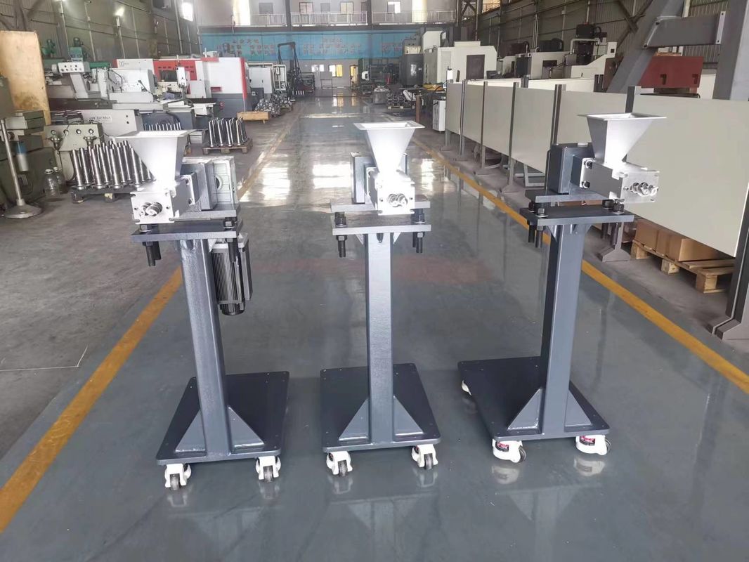 Co-rotating Twin Screw Extruder Machine Parts Shaft Screw Segment Barrel and Side Feeder