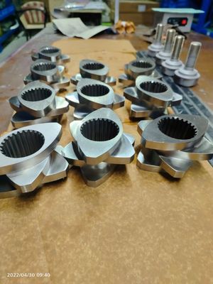 DIN Standard WR14 Twin Screw Extruder Parts Extruder Screw Elements